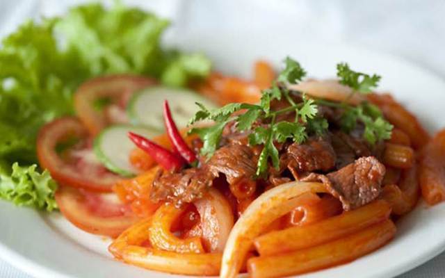 Toàn Phát - Cơm Gà & Bò Né - Âu Dương Lân