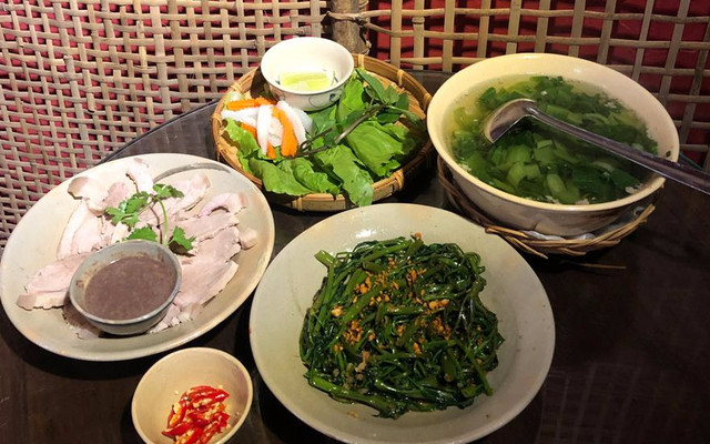 Tiệm Ăn Nhà Số 7 - Cơm Trưa Việt Nam