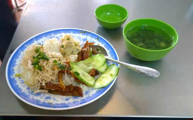 Cơm Tấm Cô Hoa - Chung Cư Ấn Quang