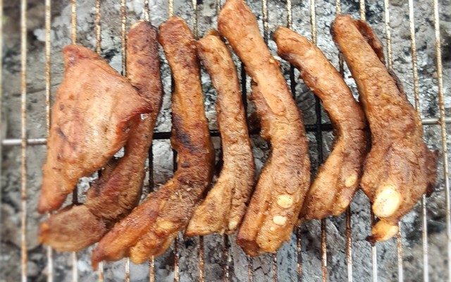 Cơm Sườn Nướng - Ngã Ba Khúc Thừa Dụ & Lê Văn Duyệt