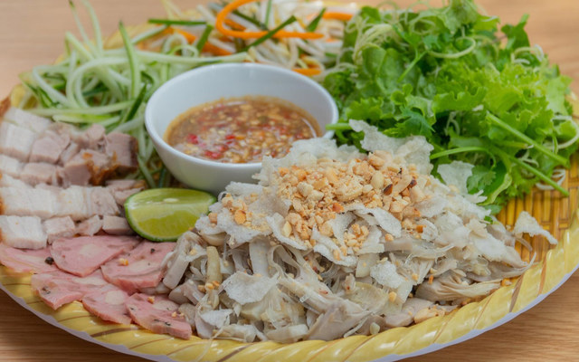 Sam Đỏ - Bánh Tráng Heo Quay & Bún Đậu Mắm Tôm