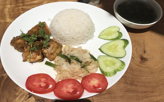 Cơm Trưa Văn Phòng, Sinh Tố & Kem Dừa - Tôn Đản