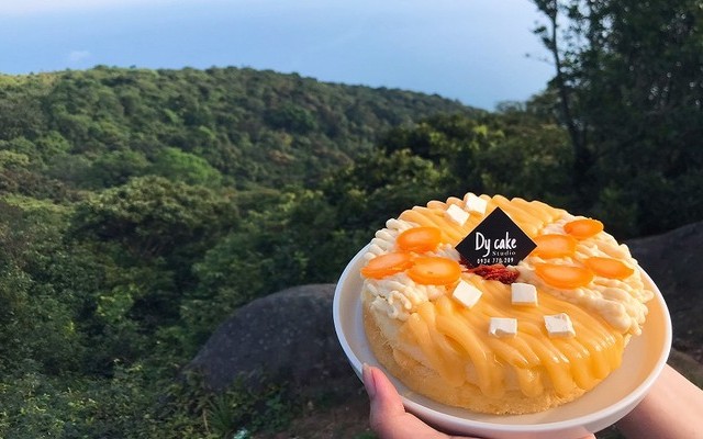 Dy Cake - Tiệm Bánh Bông Lan Trứng Muối - Shop Online