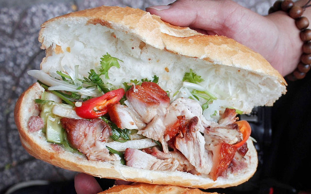 Thuận Phát - Bánh Mì Heo Quay - Bành Văn Trân