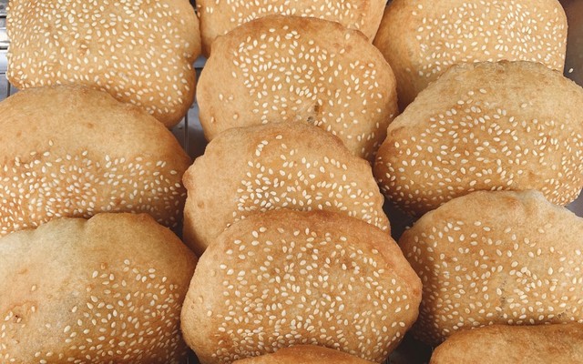 Bánh Tiêu Chú Dũng - Cống Quỳnh