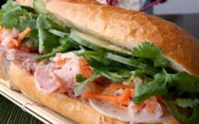 Cô Giàu - Bánh Mì & Xôi Mặn