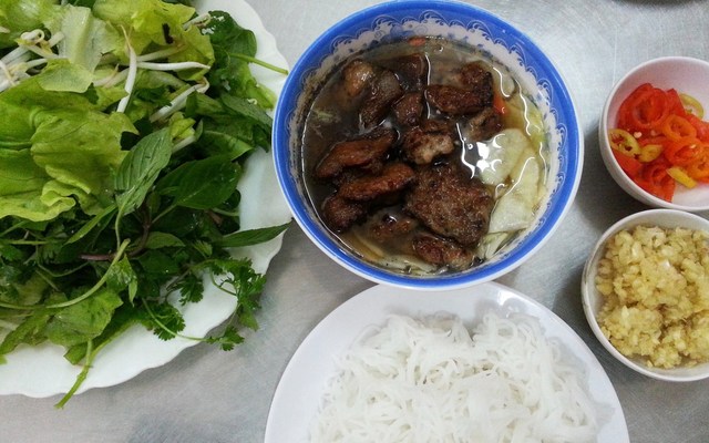 Hoàng Yến - Bún Chả Nem Cua Bể