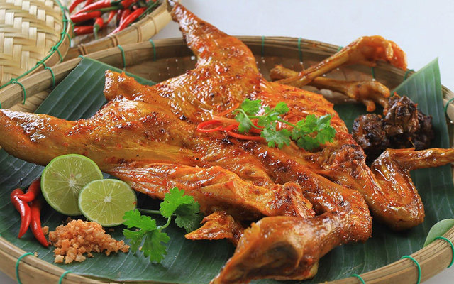 Gà Nướng Muối Ớt - Âu Cơ