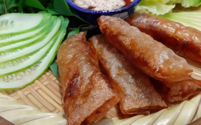 Cô Lùn - Nem Nướng & Chả Lụi Lagi