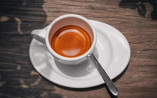 Le Flaneur Café - Trần Ngọc Diện