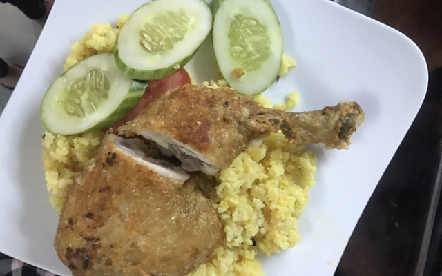 Cơm Gà Xối Mỡ Phú Yên