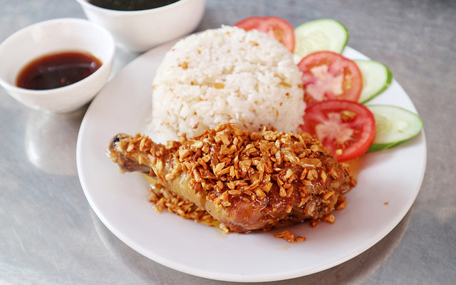 Cơm Gà Xối Mỡ 149 - Cơm Gà Mắm Tỏi