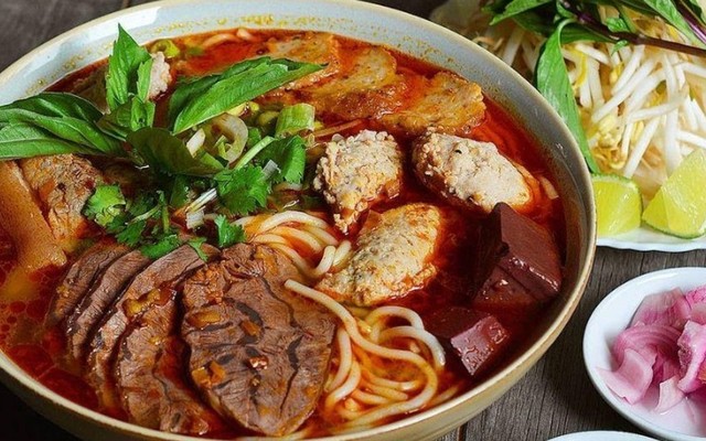 Mẹ Bin - Bún Bò & Gỏi Cuốn - Chiến Lược