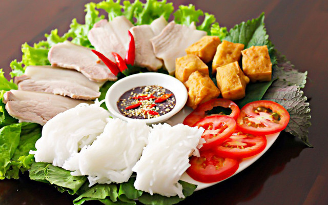 Bún Đậu Mắm Tôm Lá Chuối