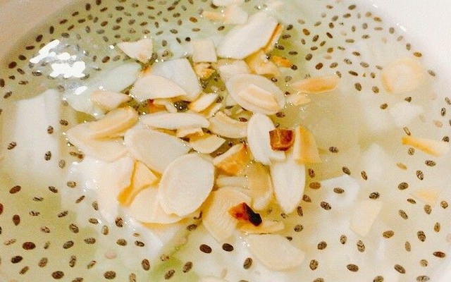 Phương Linh - Chè Khúc Bạch Online - Hoàng Cầu