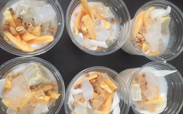 Chè Dừa Non Bé Vân