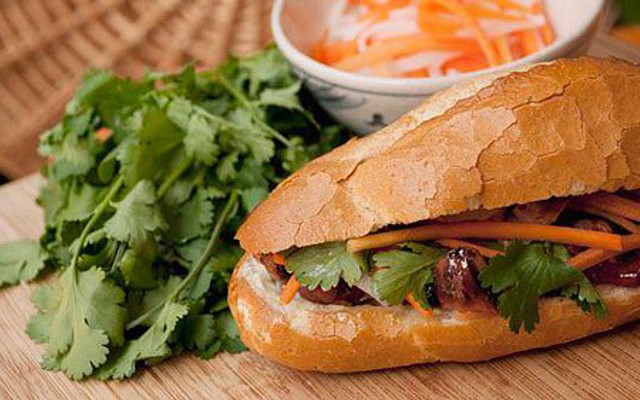 Bánh Mì Cô Mai - Hồng Mai