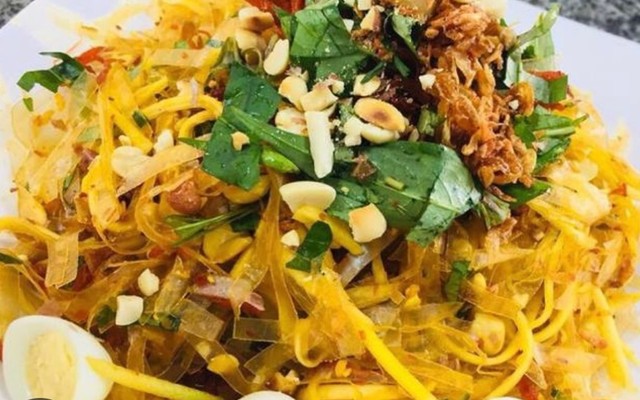 Bánh Tráng Trộn, Cá Viên Chiên & Nước Mía - Cô Út