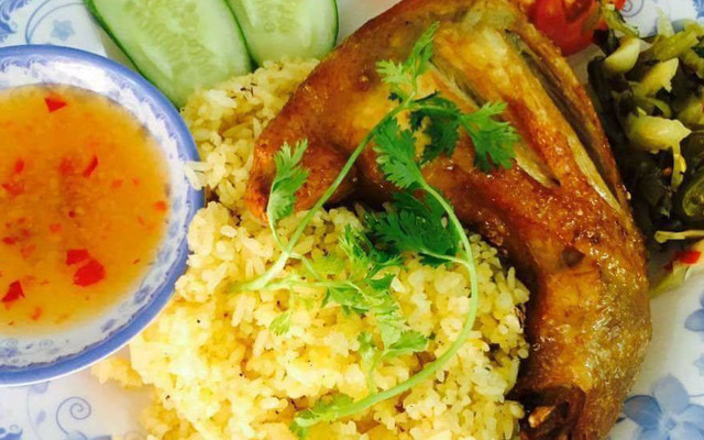 Đỗ Hà - Cơm Gà Xối Mỡ & Coffee