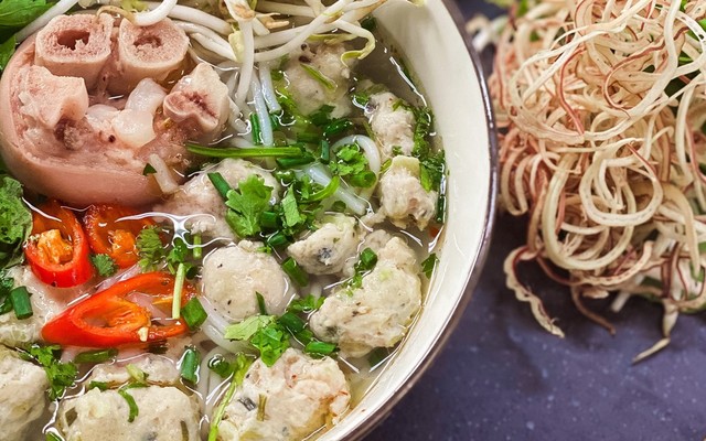 Bún Cây Me Hảo Vị