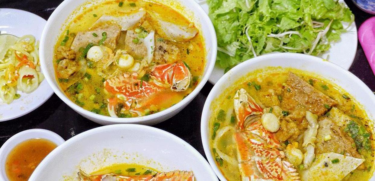 BÁNH CANH CÀNG CÚM TRẦN QUANG DIỆU VỚI TÔ ĐẦY ẮP HẢI SẢN HẤP DẪN