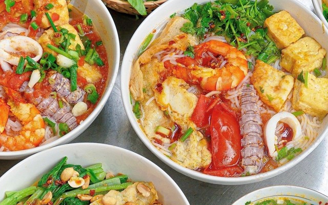 Tiệm Ăn Tả Pí Lù