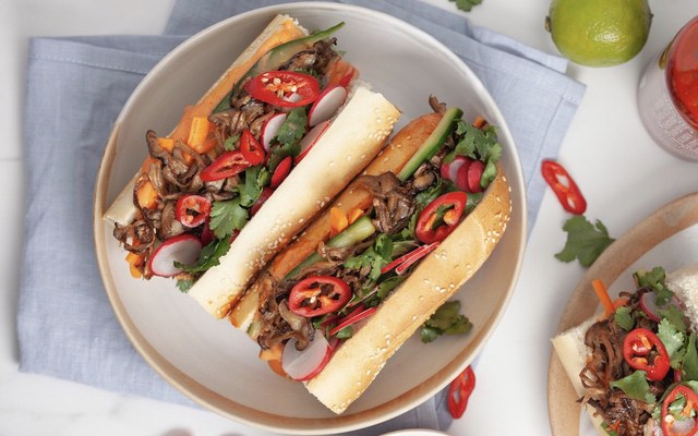 Tiệm Bánh Mì Gác 18 - Hàng Kênh