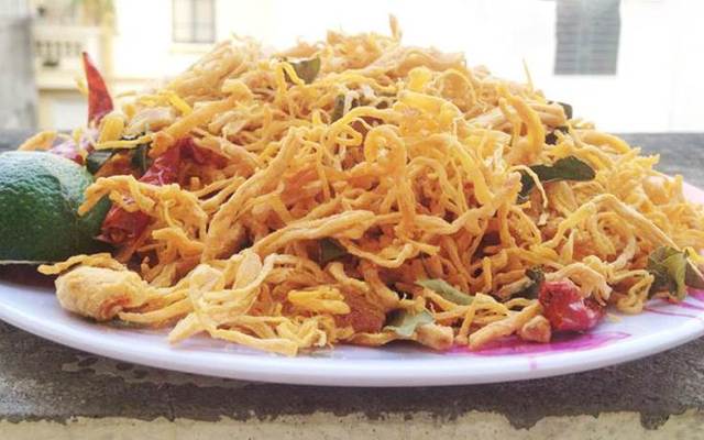Ăn Vặt Ruby - Bánh Canh Chả Cá & Hột Vịt Lộn Xào Me