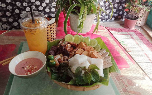 Mẹ Bắp - Bún Đậu & Healthy Salad