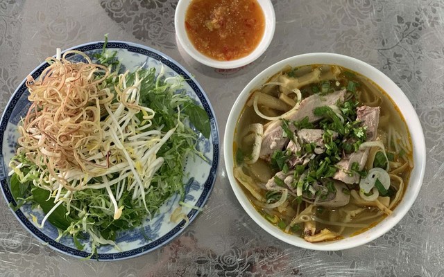 O Nhung - Bún Bò & Bún Măng Vịt