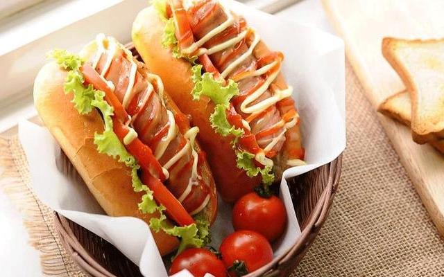 LeGourmet - Xúc Xích & Bánh Mì Hotdog - Dương Đức Hiền