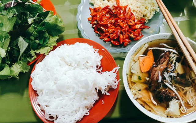 Cô Vân - Bún Chả Gia Truyền - Đội Cấn