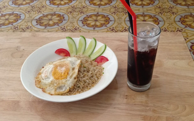 Bụi - Cơm Chiên & Cà Phê