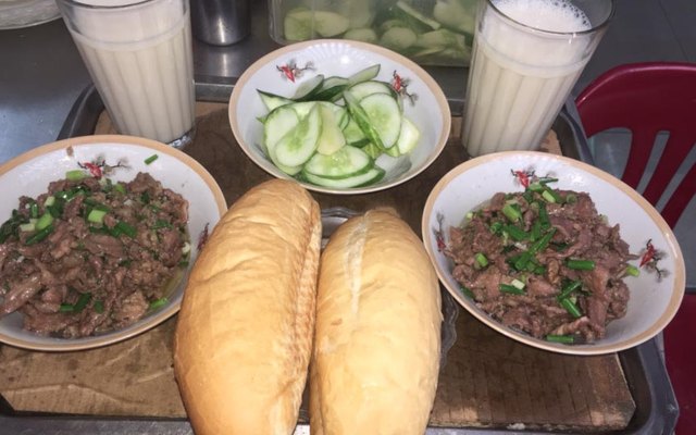 Bánh Mì Bò Linh Thủy