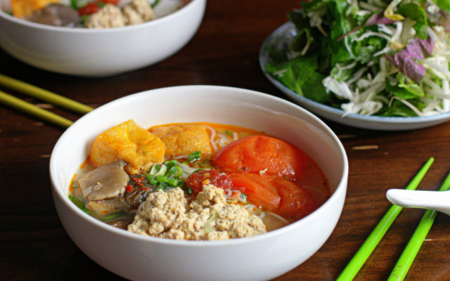 Cô Hằng Einstein - Bánh Cuốn & Bún Riêu