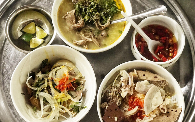 Dì Xí Chợ Cồn - Cháo Lòng & Bún Mắm