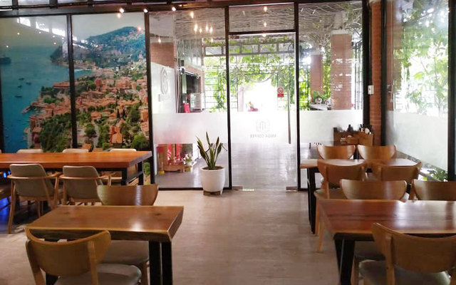 Mega Coffee & Cơm Văn Phòng