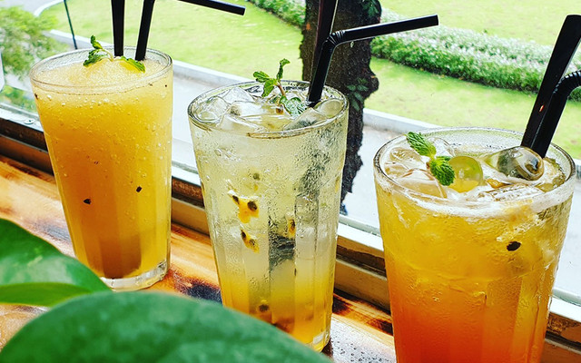 Tiệm Cà Phê Nhà Cũ