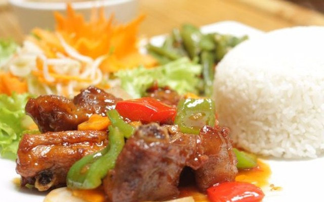 Hoàng Thành - Cơm Gà & Cơm Sườn