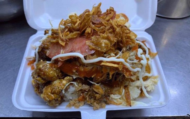 Cô Hồng - Xôi Gà Xé