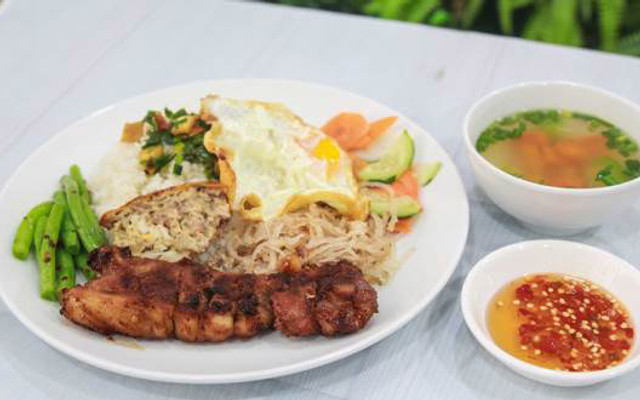 Cơm Tấm Sinh Viên Cô Trâm - Hồ Nguyên Trừng