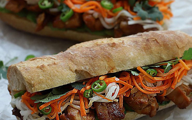 Bánh Mì Kẹp Thịt - Trần Thái Tông