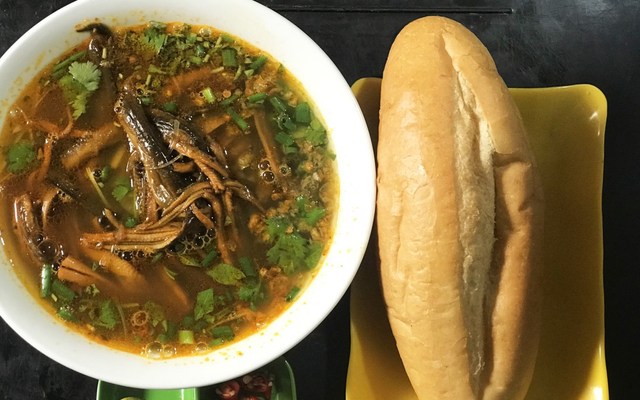 Hồng Vân - Lươn Đồng Xứ Nghệ & Bánh Mì Chảo