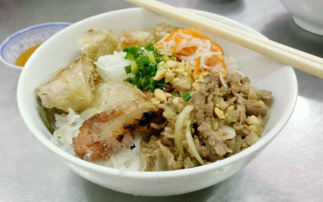 Cô 6 - Bún Thịt Nướng Phú Nhuận