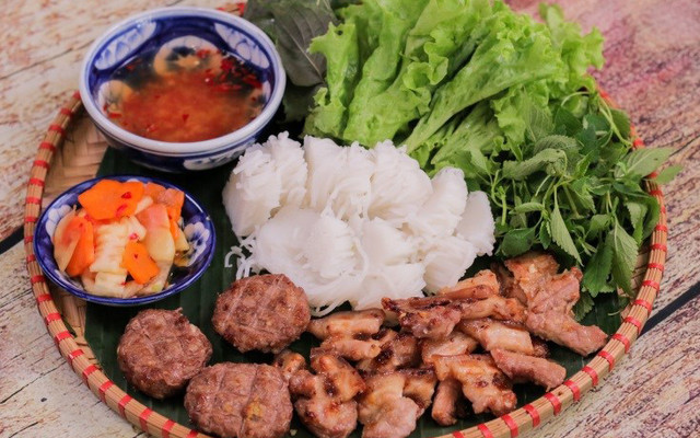 Cô Dung - Bánh Mì & Bún Chả