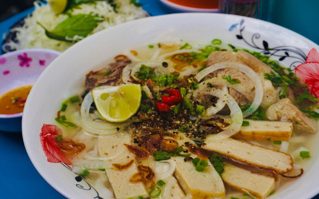 Hai Anh Em - Bánh Canh Chả Cá