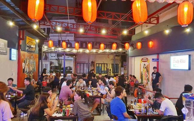 Bên Hông Chợ Lớn - Food & Drink