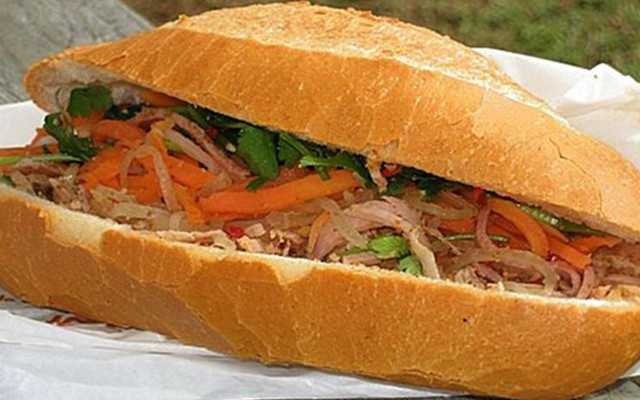 Bánh Mì Quỳnh - 340 Hoàng Diệu