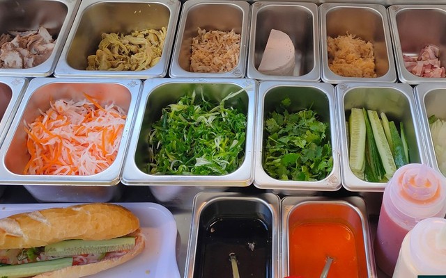 Đông Phương Bất Bại - Bánh Mì, Sinh Tố & Ăn Vặt