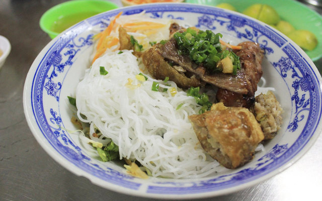 Quán Bà Chín - Bún Nem Nướng & Thịt Nướng - Nguyễn Thời Trung